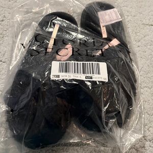 NIB Victoria’s Secret Slippers Black - Sz L 9/10